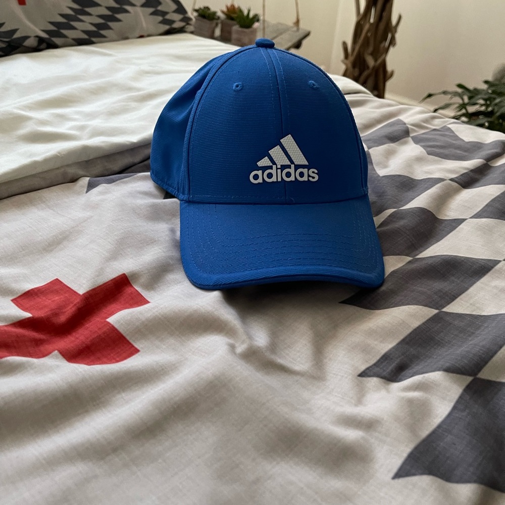 NWOT adidas blue cap 🧢